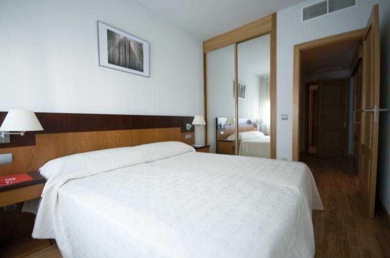 Suites Kris Aeropuerto Madrid Eksteriør billede
